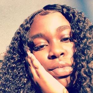 Meet your Posher, Thalia